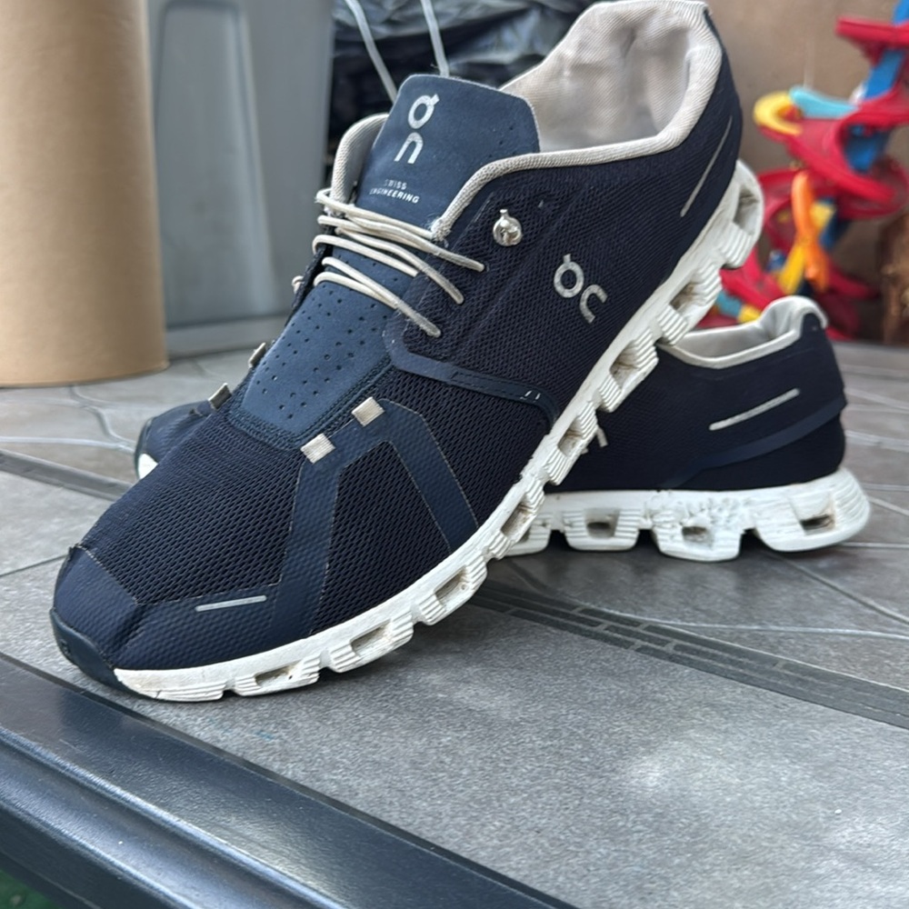 On Cloud 5 - image 2